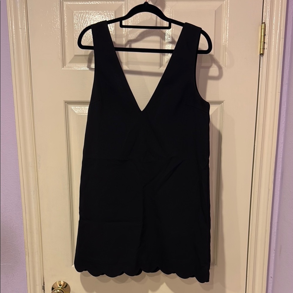 Black Mini Sheath Dress with V-Neck for Cocktail